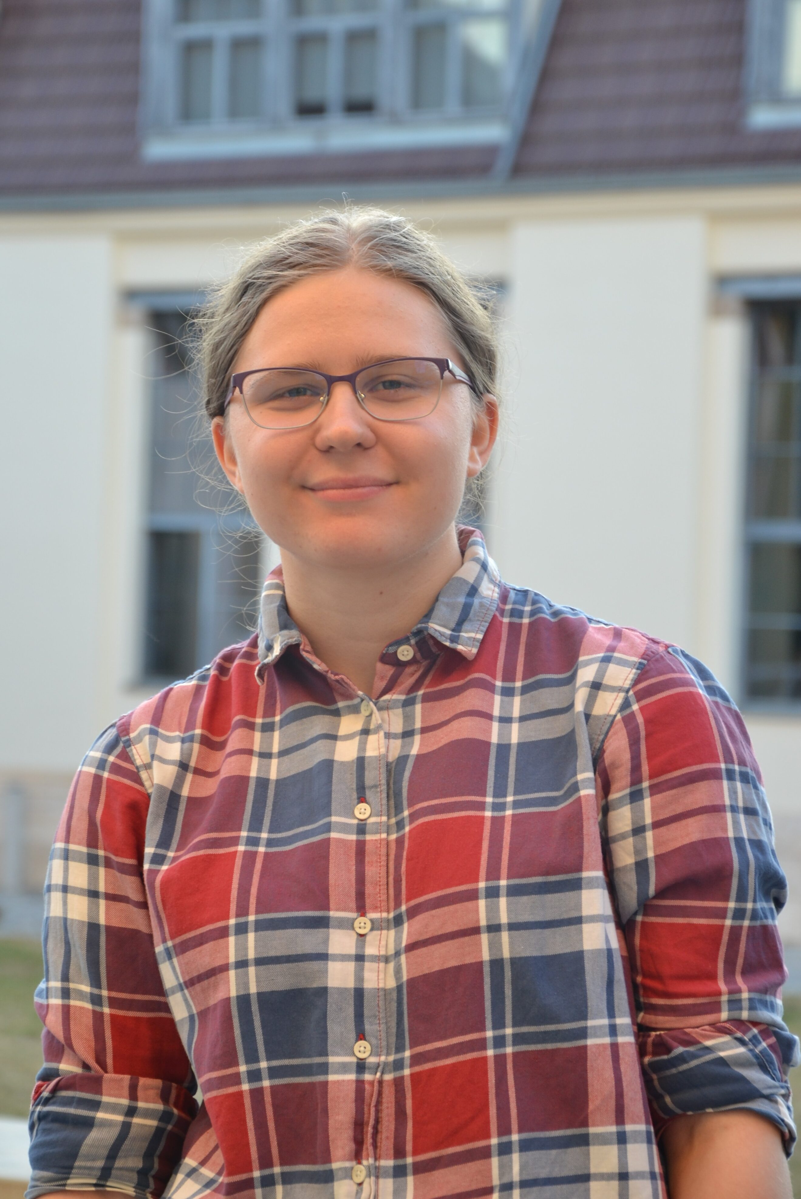 AnnaStuKo, Soziale Medien, Finanzen