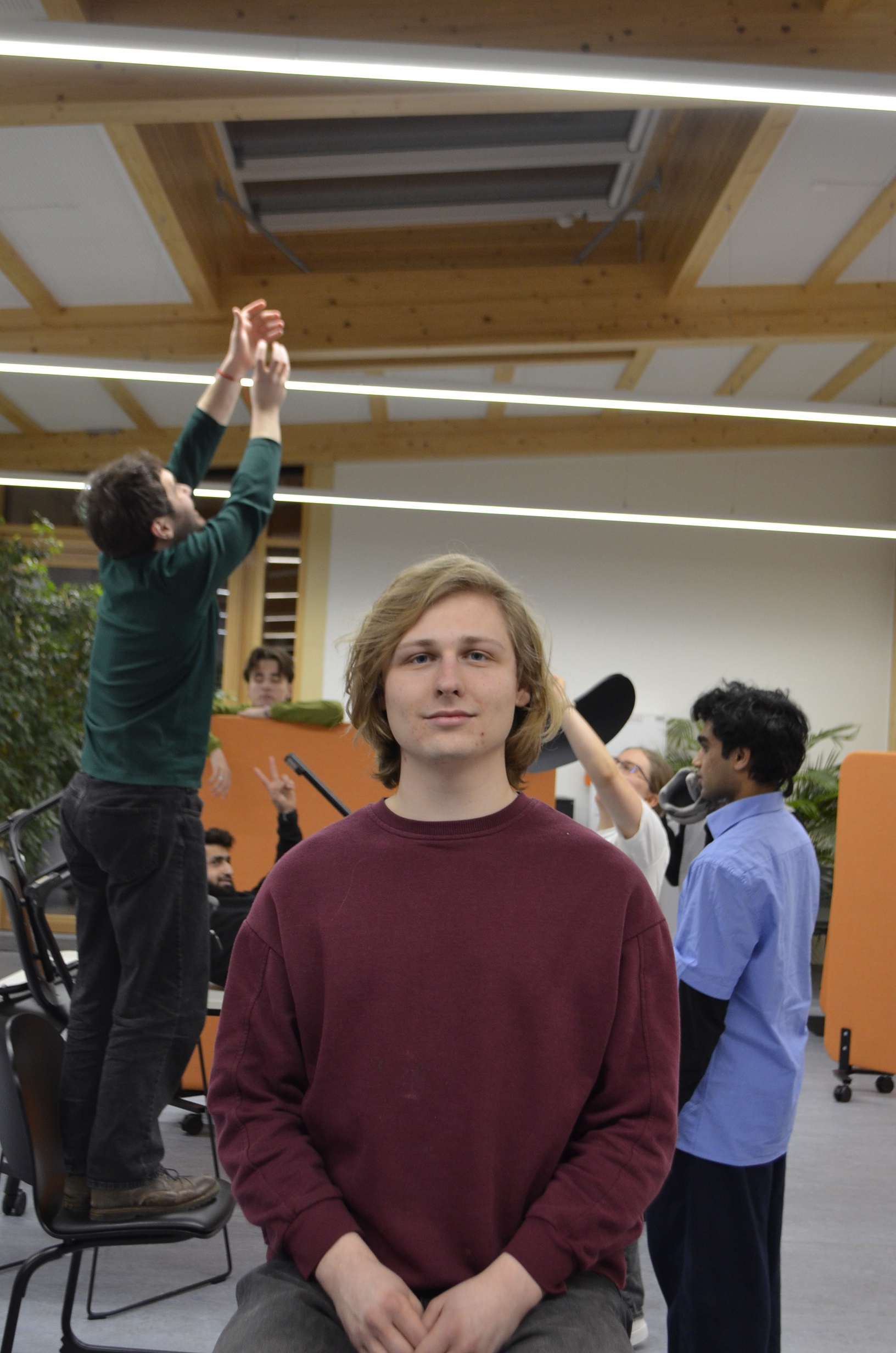 Jakob, Communication